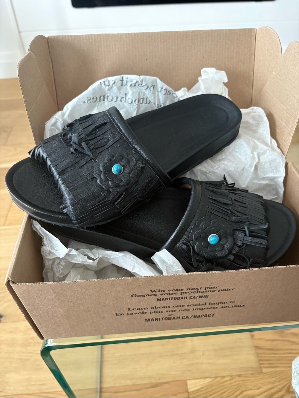 Manitobah Wasaga Fringed Slide Sandals – Black | Size 8 | Niio Perkins